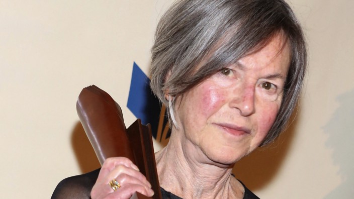 USA: Die Lyrikerin Louise Glück bekam den Nobelpreis für Literatur, weil sie "eine unvergleichliche poetische Stimme" habe, hieß es in der Begründung des Preiskomitees.