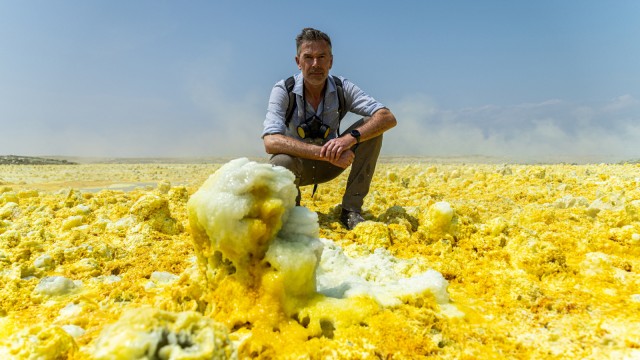 Dirk Steffens im Interview: Geo-Naturjournalist Dirk Steffens am Dallol Vulkan in Äthiopien. Um die Wirkketten der Nahrungsmittelproduktion aufzuzeigen, reiste er erneut um die Welt.