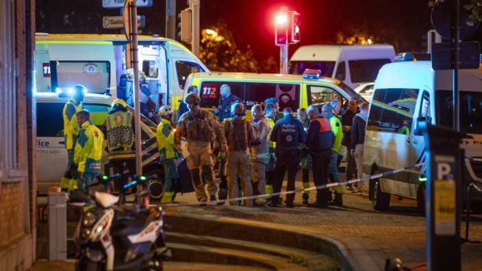 Belgien: Polizei und Rettungsfahrzeuge am Tatort nach den tödlichen Schüssen auf zwei Schweden in Brüssel.
