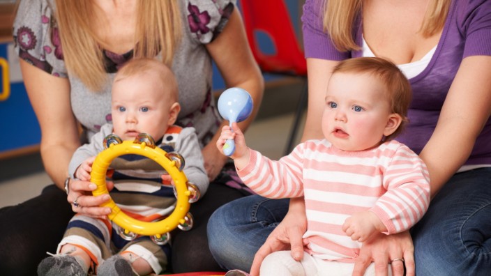 Familien-Newsletter: Babys lieben Musik. Aber welche?