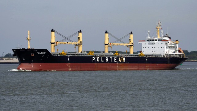 Nordsee: Der Frachter "Polesie" ist mit 190 Metern Länge deutlich größer und nach der Kollision offenbar noch schwimmfähig (Archivbild).