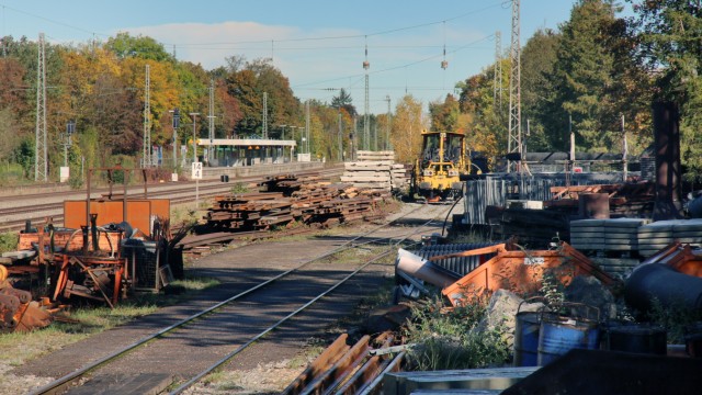 Bauplanung: Der Gleisbau-Betrieb plant einen Standortwechsel des Industriegewerbes.