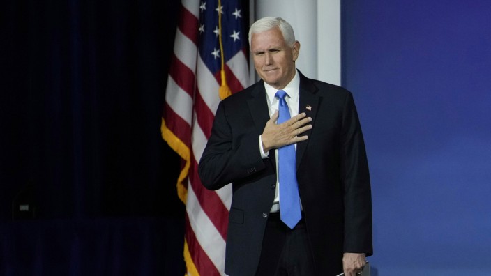 USA: "Nach vielen Gebeten" soll er sich zum Rückzug entschieden haben: Mike Pence.