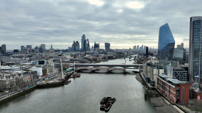 Großbritannien: Blick auf die City of London, das Finanzzentrum der Stadt. Manche hier dürften sich freuen: Vom 31. Oktober an sind wieder Bonuszahlungen in unbegrenzter Höhe erlaubt.