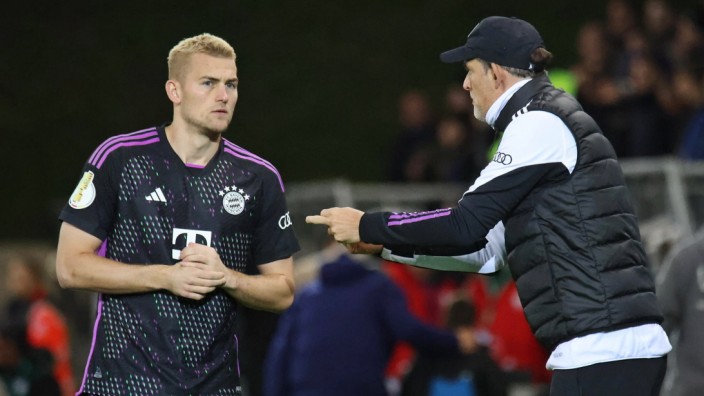 FC Bayern: Steht dem FC Bayern wochenlang nicht mehr zur Verfügung: Matthijs de Ligt verletzte sich gegen Saarbrücken das Innenband des rechten Knies.