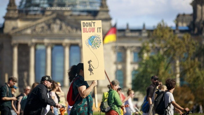 Aktivismus: Vor dem Haus der Demokratie: eine von vielen Demonstrationen, hier im September in Berlin.