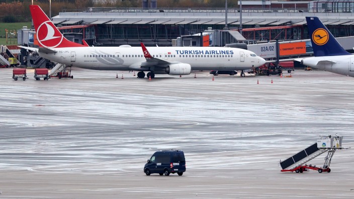 Geiselnahme: Bis Sonntagnachmittag blieben alle Flugzeuge am Hamburger Flughafen am Boden.