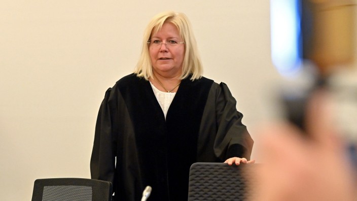 Cum-Ex-Steuerskandal: Die Richterin Andrea Wagner ist Vorsitzende der sechsten Wirtschaftsstrafkammer beim Landgericht München I. Auf große Milde dürfen Steuerhinterzieher bei ihr nicht hoffen.