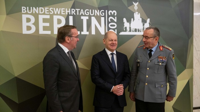 Bundeswehr: Verteidigungsminister Boris Pistorius, Kanzler Olaf Scholz und Generalinspekteur Carsten Breuer