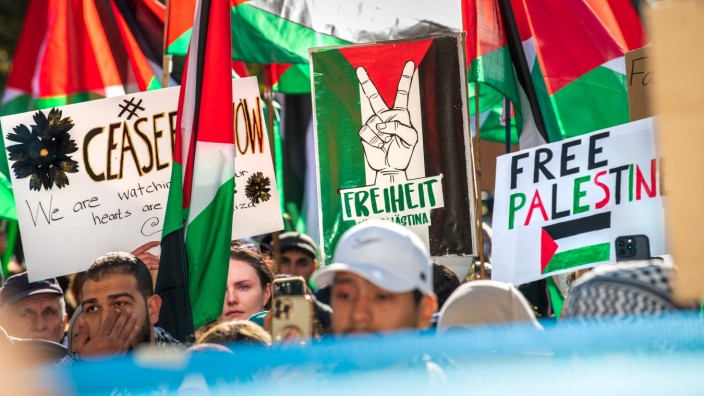 Nahostkonflikt: Pro-Palästina-Demonstration in München: Manche Äußerungen auf solchen Kundgebungen sind offen antisemitisch. Andere können so verstanden werden.
