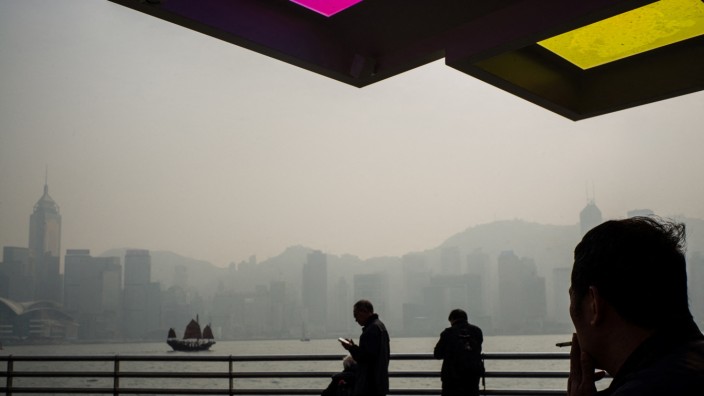 Anstehender Gipfel in Dubai: Smog in Hongkong. China zeigt sich neuerdings wieder bereit, in Klimafragen enger mit den USA zusammenzuarbeiten.