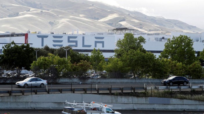 Autoindustrie: Tesla-Fabrik in Fremont in Kalifornien: Hier gelten strenge Kleidervorschriften.