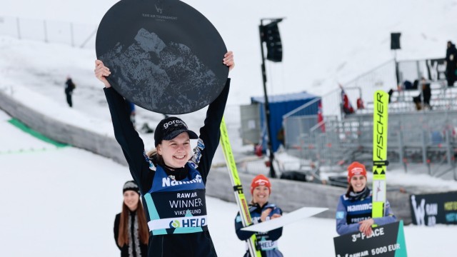 Alle Wettbewerbe im Überblick: Ema Klinec holte sich den Raw-Air-Titel bei den Frauen in Vikersund.