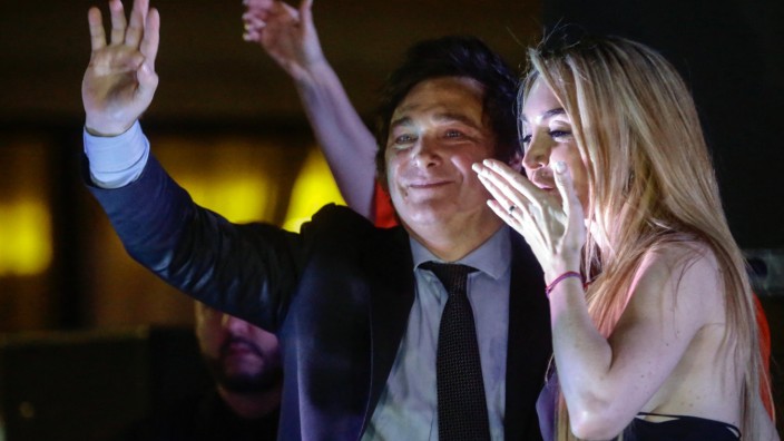 Argentinien: Javier Milei feierte seinen Wahlsieg in Argentinien gemeinsam mit seiner Freundin Fatima Florez.