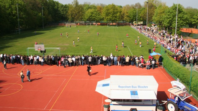 Standort am Englischen Garten: Mehr als 50 Jahre war der Tucherpark Heimat des HVB Clubs - doch nun muss der Sportverein kurzfristig ausziehen.