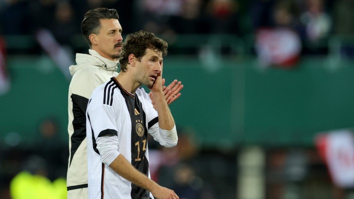 Nationalmannschaft: Thomas Müller und Sandro Wagner nach dem Spiel gegen Österreich