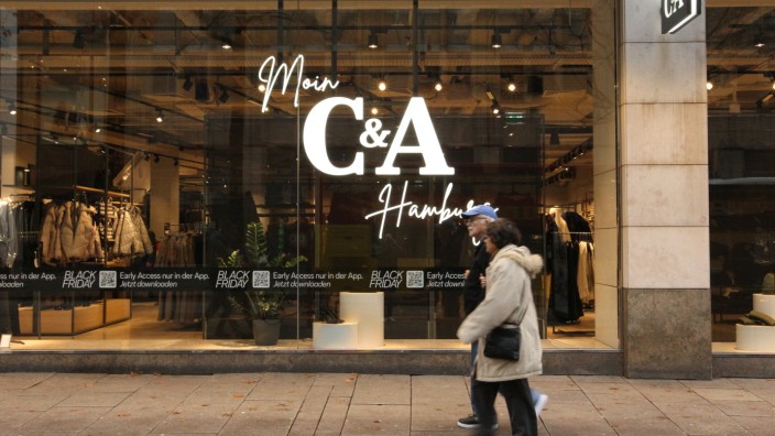 Mode: Die neue Filiale des Bekleidungsunternehmens C&A in der Hamburger Altstadt.