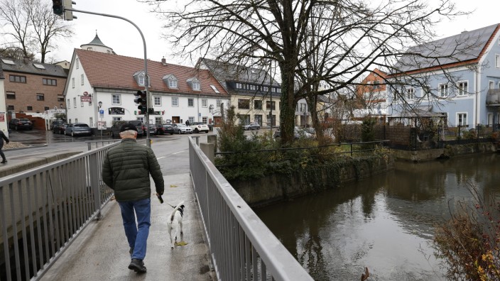 Bauausschuss setzt Priorität: In Moosburg soll ein neuer Erholungsraum am Mühlbach-Ufer geschaffen werden.