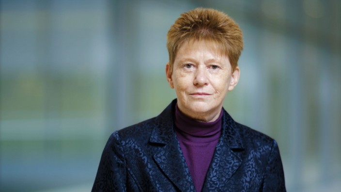 Bundestag: Seit 2006 gehört sie dem Präsidium des Bundestags an: Petra Pau von der Linken.