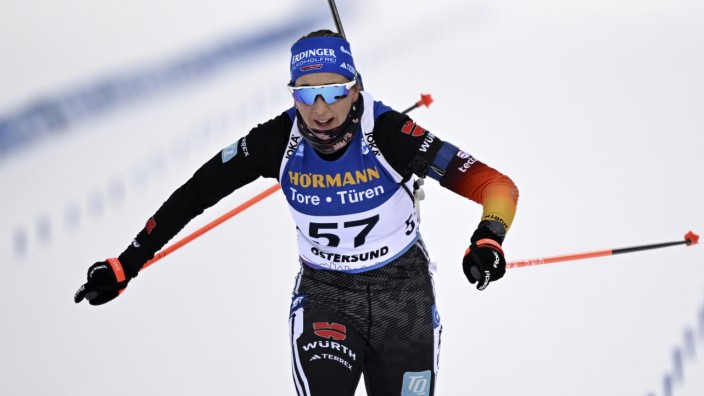 Biathlon-Auftakt: Glückliche Zweite: Franziska Preuß zeigte zum Saisonauftakt eine starke Leistung im Einzel.