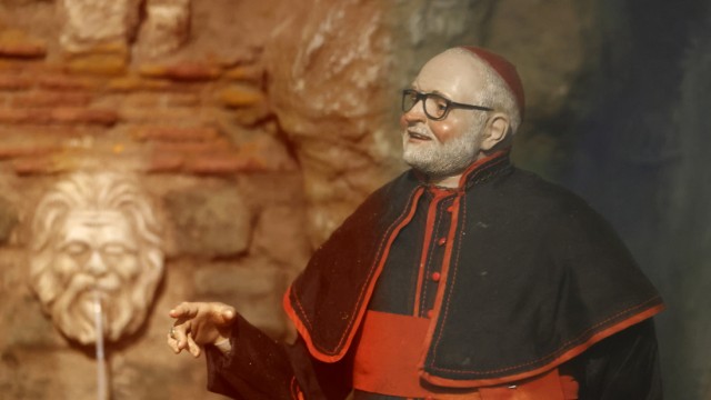 Diözesanmuseum: Kardinal Marx ist die einzige zeitgenössische Figur in der neu inszenierten neapolitanischen Krippe.