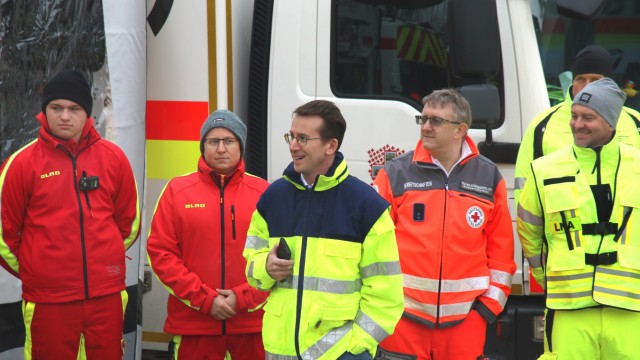 Katastrophenschutz: Für Landrat Stefan Frey (Mitte) war die Katastrophenschutzübung "Blackout" ein voller Erfolg.