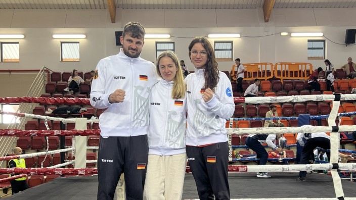 Gut zu wissen: Die Erdinger WM-Teilnehmer im Ring (von links): Paul Kästner, Tatjana Obermeier und Emma Winter.