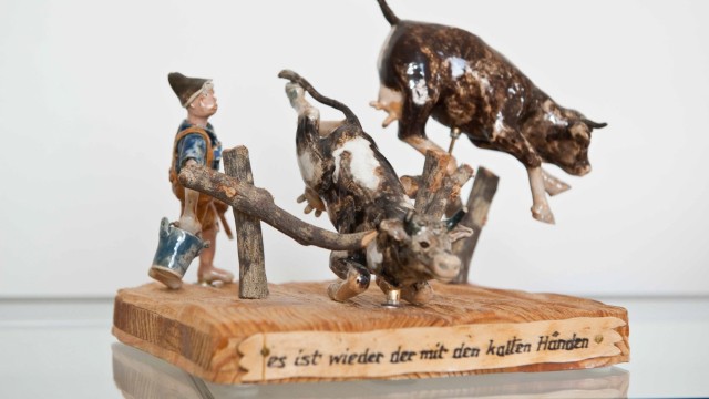 Ausstellung in Glonn: Hier lässt Rüdiger Thorwarth die Kühe vor dem Bauern fliehen, denn "es ist wieder der mit den kalten Händen".