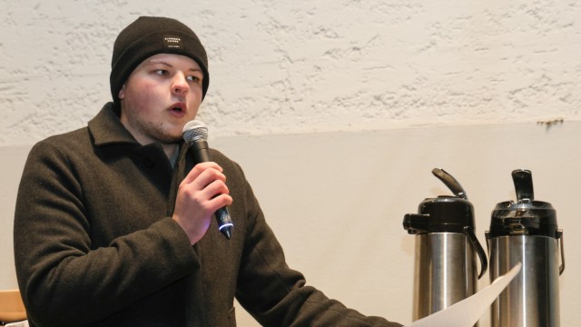 Protest: Lukas Drexler ist Vorsitzender des Jugendrats Bergkirchen und kritisiert die Entscheidung des Bergkirchener Gemeinderats.