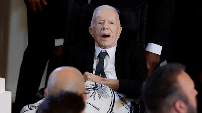 USA: Der frühere US-Präsident Jimmy Carter beim Gedenkgottesdienst für seine Ehefrau Rosalynn Carter.