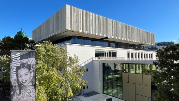 Wiener Stadtmuseum wird neu eröffnet: Das neue Wien Museum mit dem anfangs umstrittenen Dachaufbau.