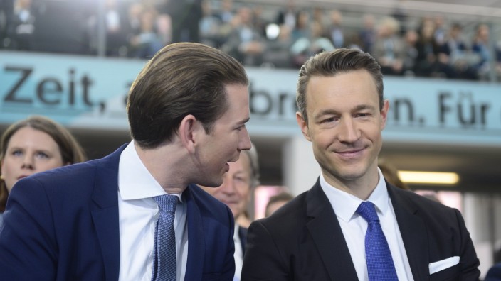 Österreich: Der frühere Bundeskanzler Sebastian Kurz (links) und der ehemalige Finanzminister Gernot Blümel, beide ÖVP, mussten in der Causa Cofag, in der es um die Auszahlung von Covid-Geldern ging, kürzlich eine gerichtliche Niederlage einstecken.