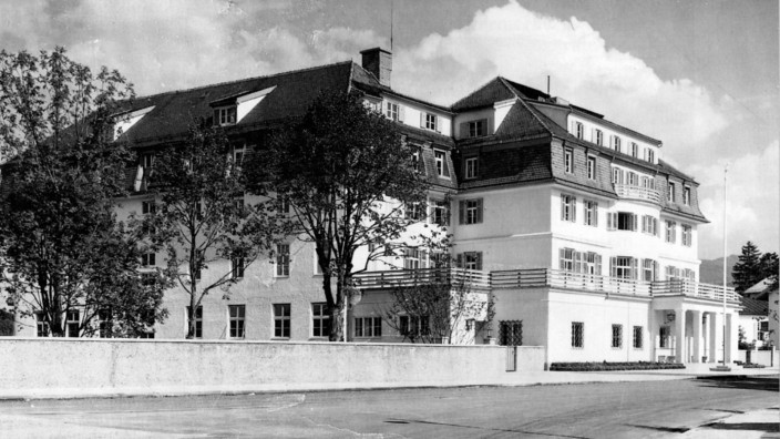 NS-Zeit im Oberland: Das Parkhotel an der Buchener Straße wurde von Julius Hellmann erbaut und 1913 eröffnet. Hellmann war Jude und wurde später von den Nazis im Vernichtungslager Chelmno ermordet.