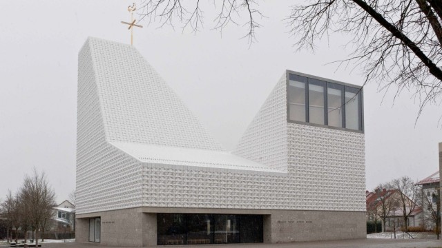 Poing: Die originale Pfarrkirche wurde 2019 mit dem Architekturpreis "Große Nike" ausgezeichnet.