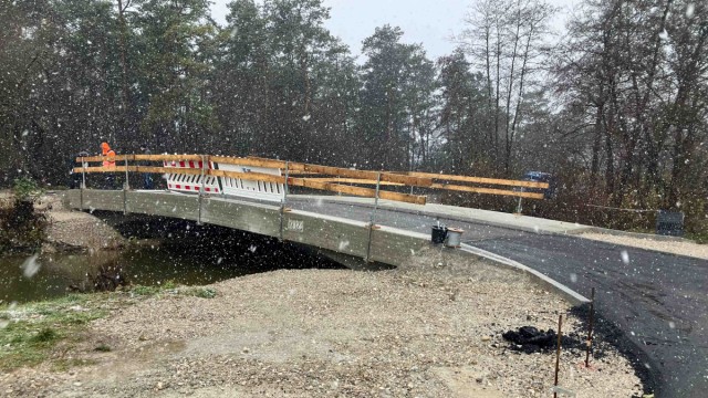 Radverkehr: Die neue Brücke über den Schleißheimer Kanal ist fertig.