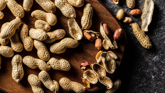 Immuntherapie: Sogar kleinste Erdnussmengen können schwere allergische Reaktionen bei manchen Menschen auslösen.