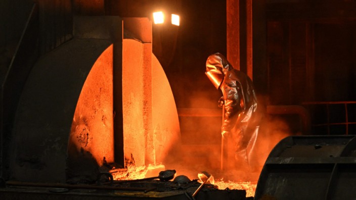Industrie: Der Stahl ist die Wurzel von Thyssenkrupp - aber das Geschäft bereitet Probleme, der Industriekonzern sucht deshalb einen Partner.