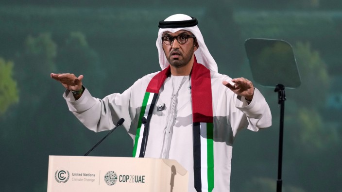Weltklimakonferenz: Hatte Zweifel an der Notwendigkeit des fossilen Ausstiegs geäußert - und versucht nun, die Wogen zu glätten: Klimagipfel-Chef Ahmed al-Dschaber.
