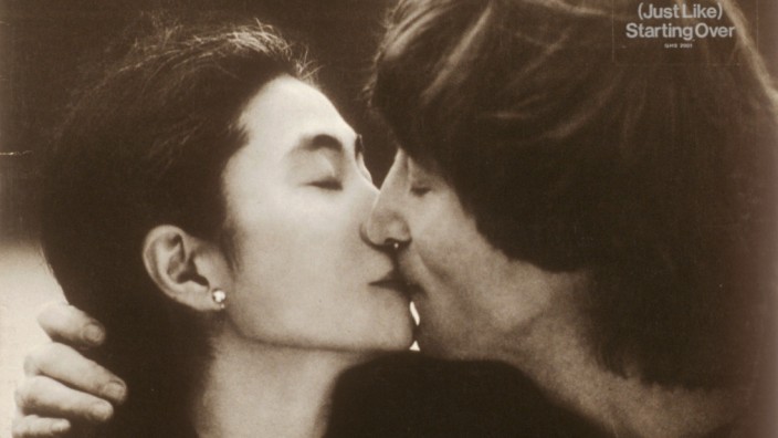 "John Lennon: Murder Without a Trial" bei Apple TV+: Gerade noch hatte er sein neues Glück als Hausmann gefeiert: Das Cover von John Lennons und Yoko Onos Album "Double Fantasy" von 1980.