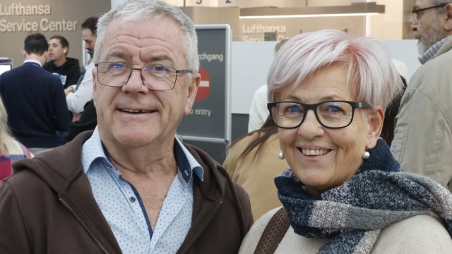 Folge des Wintereinbruchs: Günther Huber und Jutta Giess.