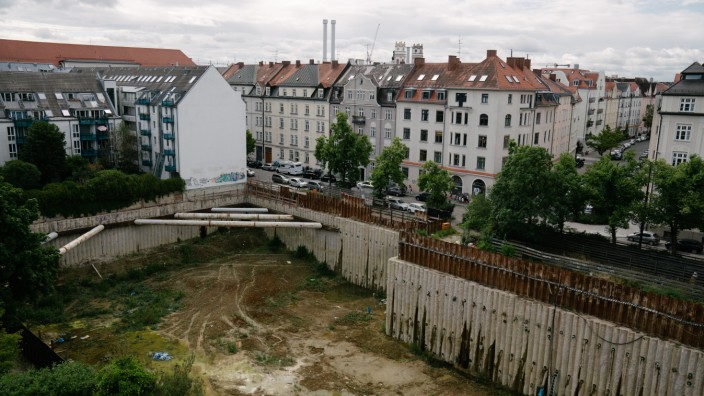 Leserbrief: Erst großspurig angekündigtes Bauprojekt, jetzt ein verlassenes Sendlinger Loch: Alramstraße, München.