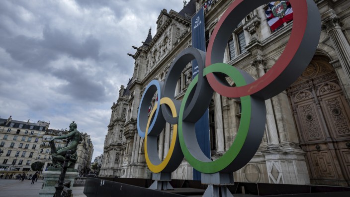 IOC und Russland bei Olympia: Schon jetzt ein Schatten über den Olympischen Spielen: Russische Athleten sollen auch im kommenden Jahr in Paris starten.
