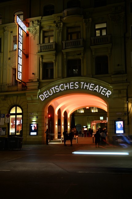 Kulturausschuss der Stadt München: Ein Lichtstreif am Horizont: Nach finanziell schwierigen Jahren bekommt das Deutsche Theater künftig 256000 Euro mehr.