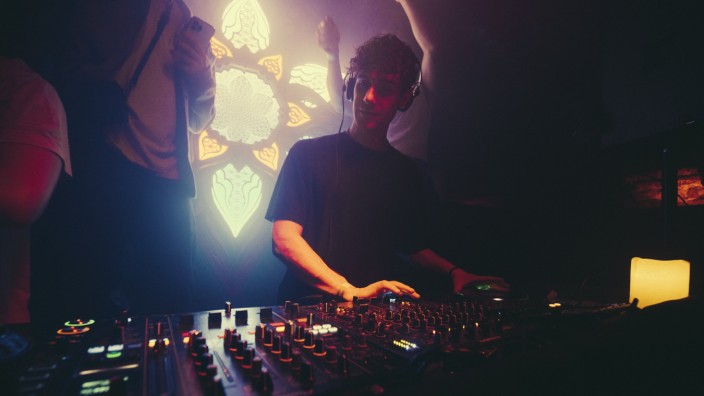 Techno in der Münchner Papierfabrik: Legt bei "Trance for Friends" auf: DJ Massagio.