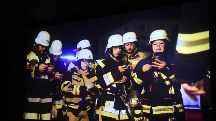 Mitgliederkampagne: In ihrem neuen Imagefilm zeigt die Dachauer Feuerwehr, wie es nicht laufen sollte.