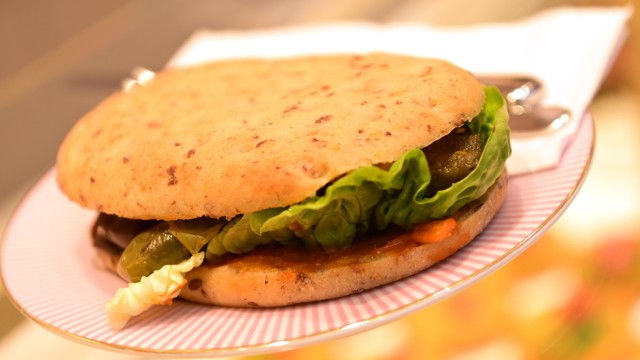 Café Isabella: The gluten-free sandwich with Mediterranean grilled vegetables, on the other hand, is hearty.