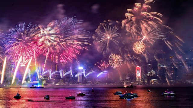 New Year's Eve 2023: View of the fireworks in Hong Kong's Victoria Harbor