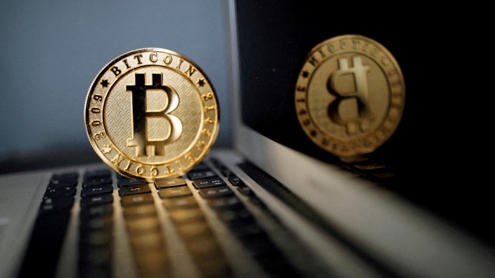 Cryptocurrency: Investors can now trade Bitcoin ETFs on the stock exchange.