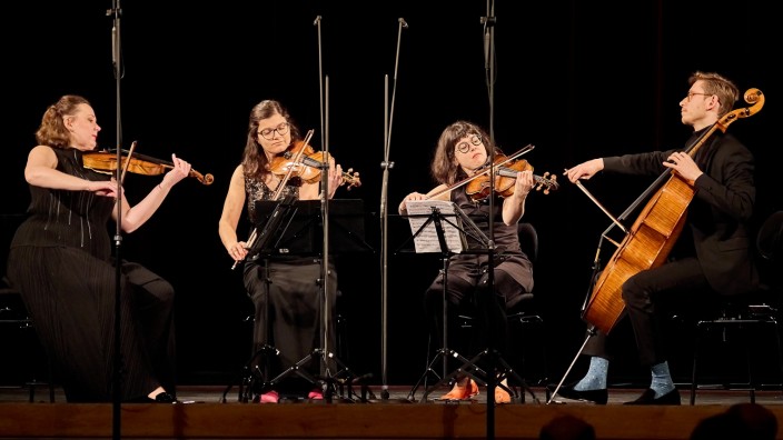 Streicher-Festival: Das "Chaos String Quartet" aus Wien beim letzten Gipfel-Konzert im Tölzer Kurhaus.