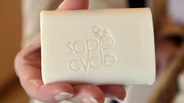 Nachhaltigkeit: Bisher gibt es von der Sapo-Cycle-Seife nur Prototypen. Doch das soll